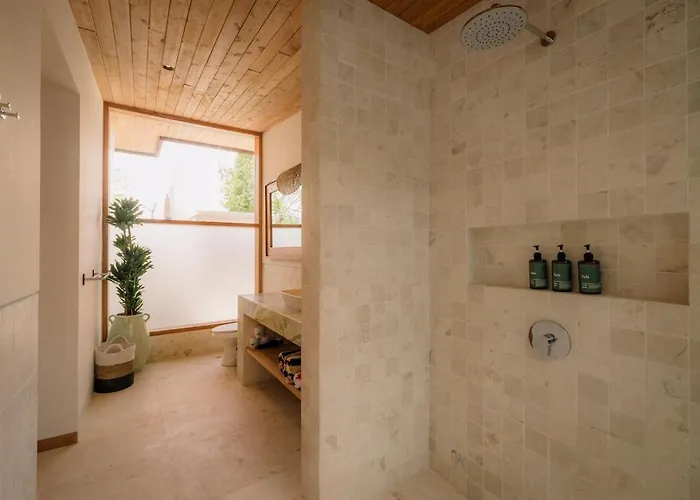 Tula Collective 5 - Luxury 1br Retreat